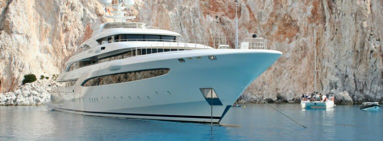Why Hiring a Yacht is a Fantastic Experience for a Family Vacation
